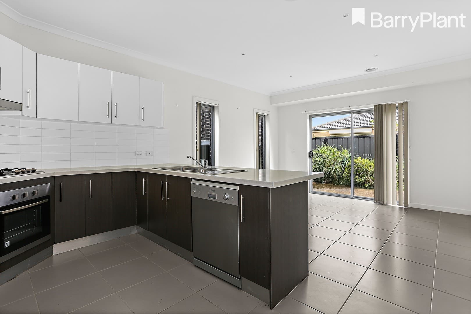2/9 Duchess Court, Point Cook, VIC 3030, Point Cook - Thumbnail 3