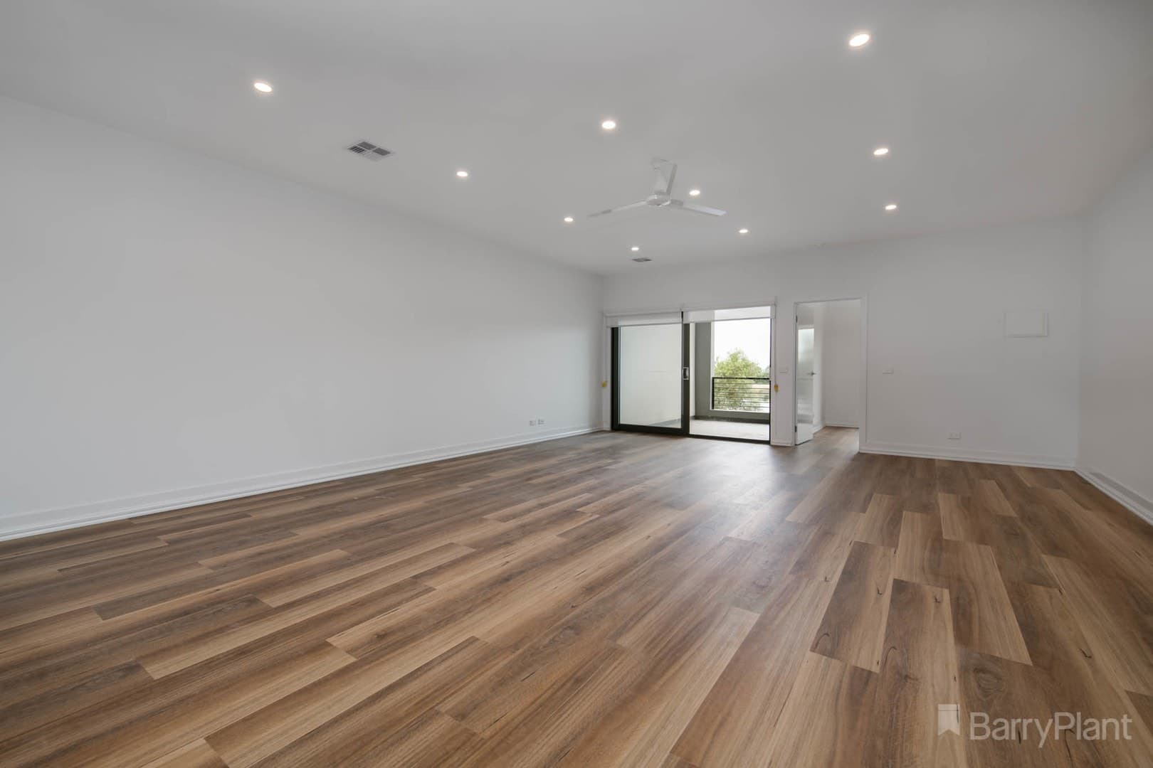 27 Fergus Lane, Cranbourne West, VIC 3977, Cranbourne West - Thumbnail 4