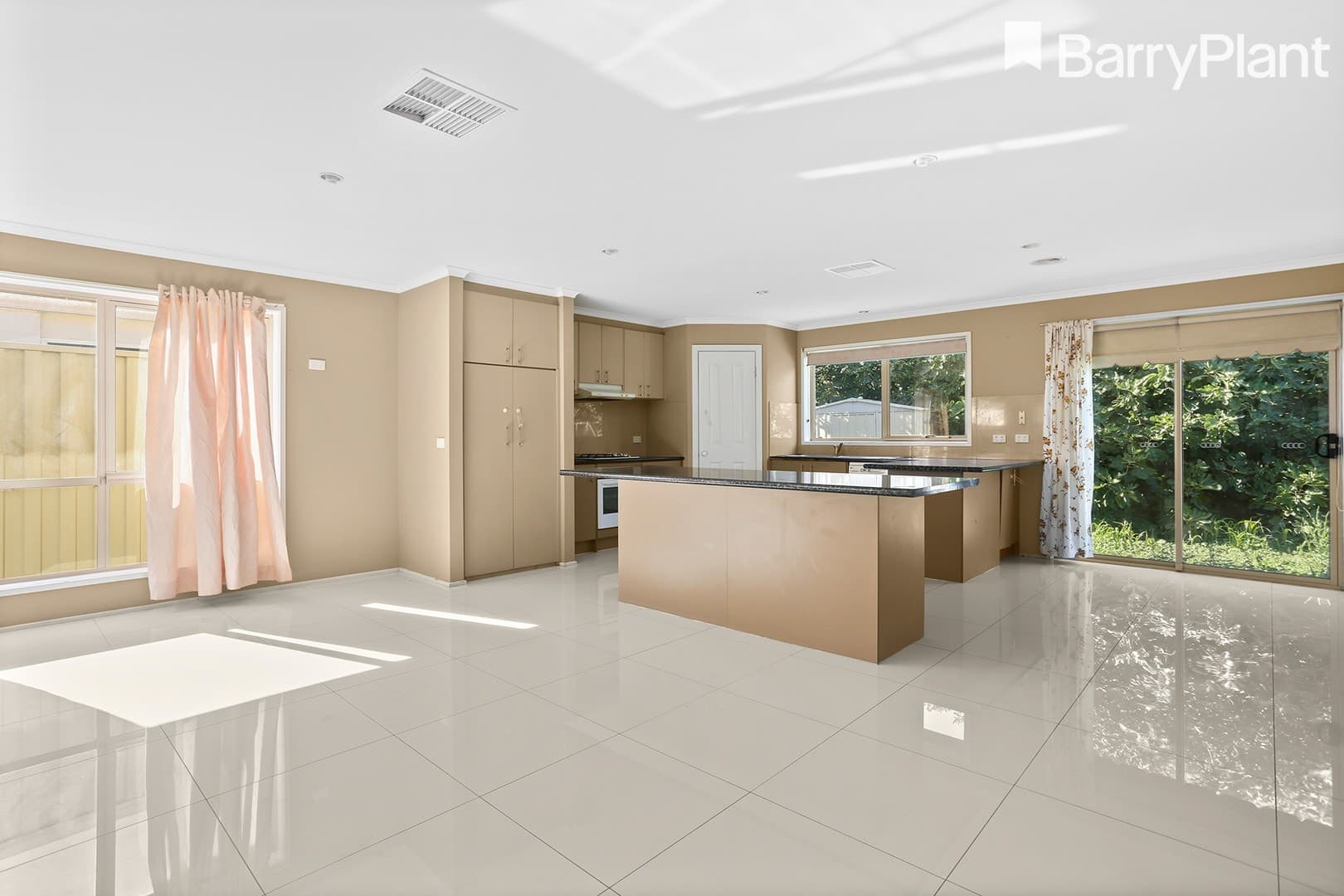 20 Arlington Way, Point Cook, VIC 3030, Point Cook - Thumbnail 3