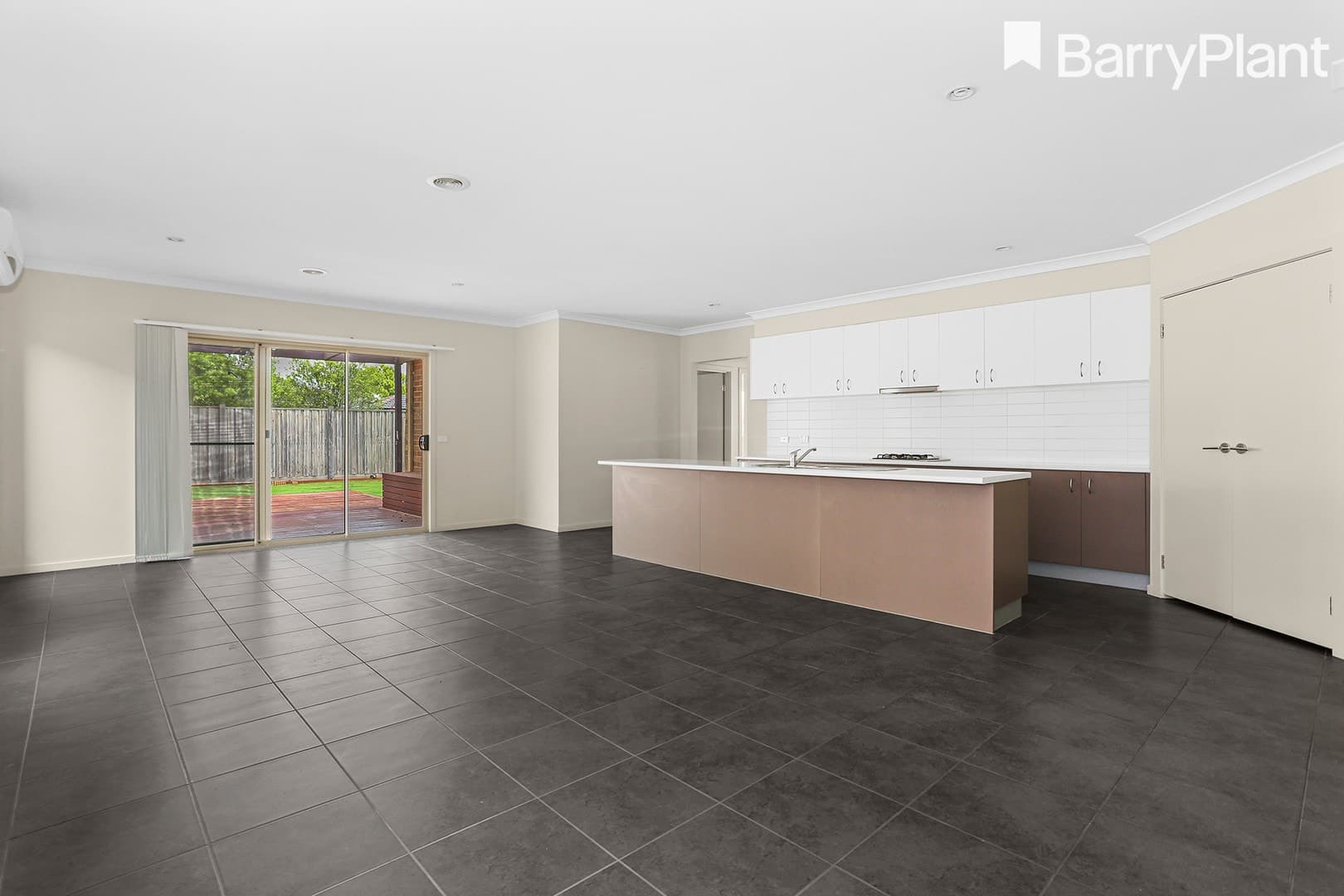 48 Malibu Boulevard, Point Cook, VIC 3030, Point Cook - Thumbnail 3
