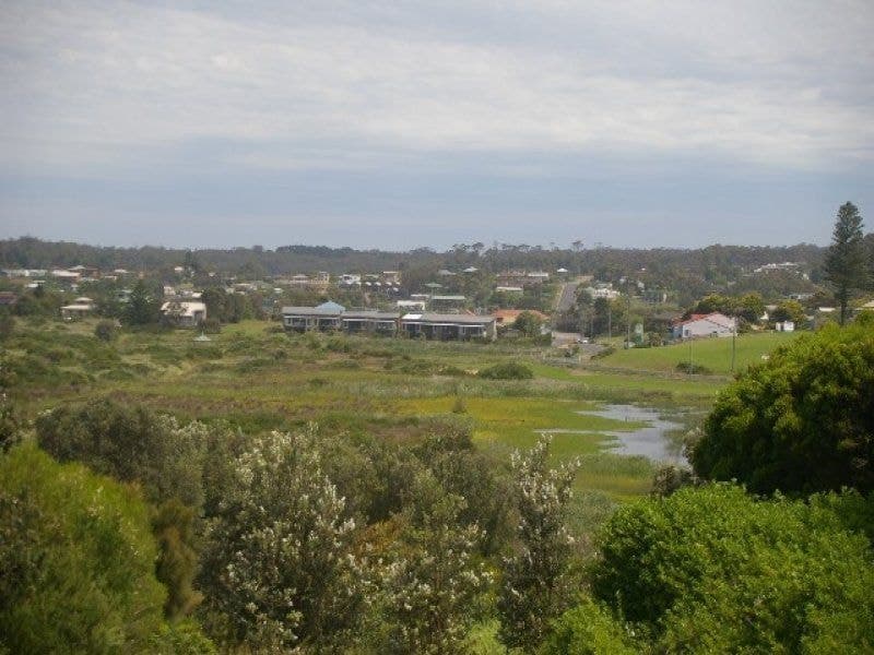 1/15 Moorhen Cove Wallaga Lake Road BERMAGUI NSW, Bermagui - Thumbnail 2