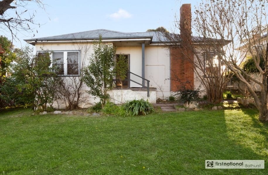 15 Henderson Street, Bathurst NSW 2795, Bathurst - Image 1