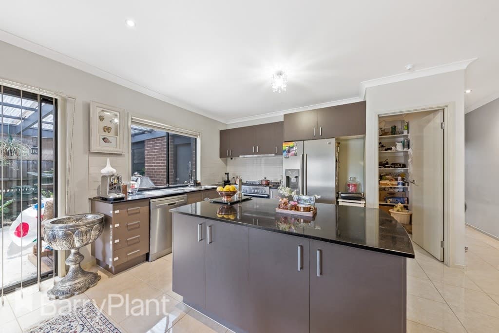 7 Lynette CourtTaylors Hill, VIC 3037  - Leased, Taylors Hill - Thumbnail 3
