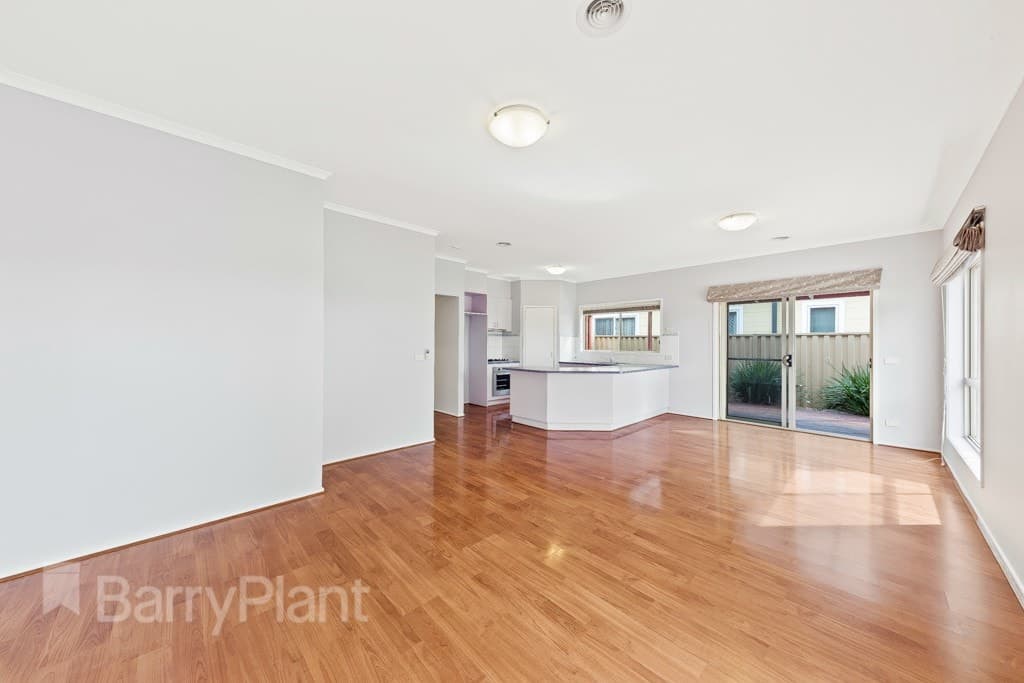 10 Como Glen, Caroline Springs, VIC 3023, Caroline Springs - Thumbnail 5