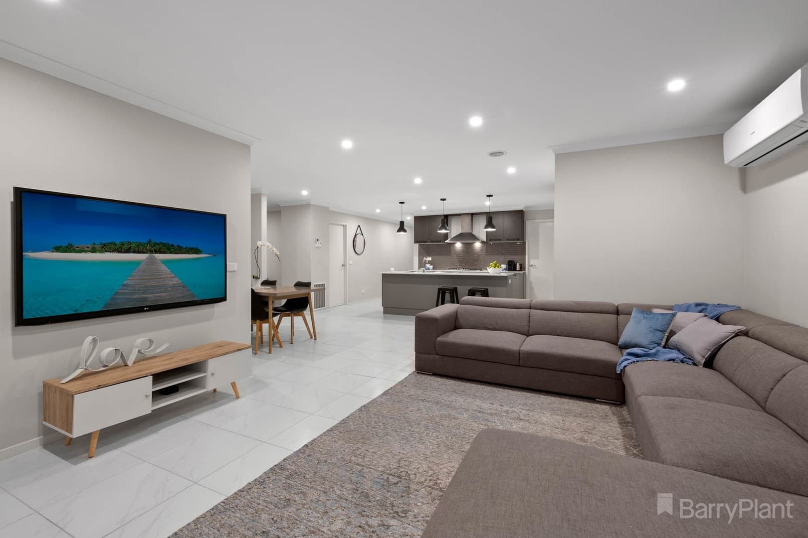 48 Mountford Rise, Pakenham, VIC 3810, Pakenham - Thumbnail 3