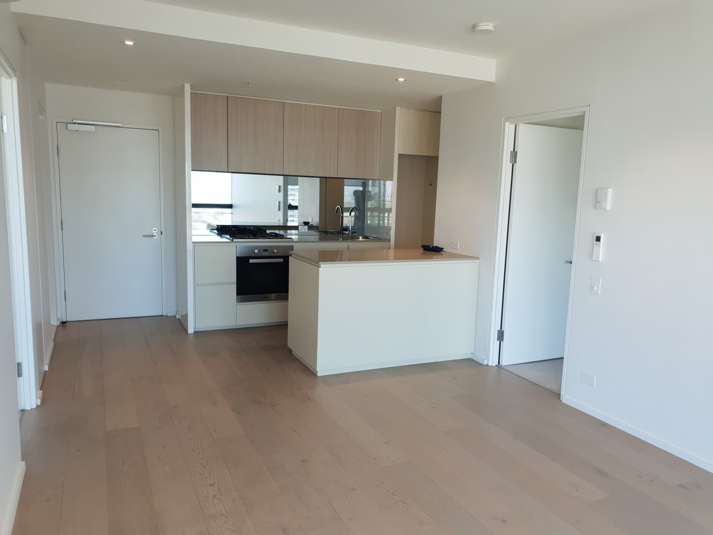 2408N/889 Collins Street, Docklands, VIC 3008, Docklands - Thumbnail 2