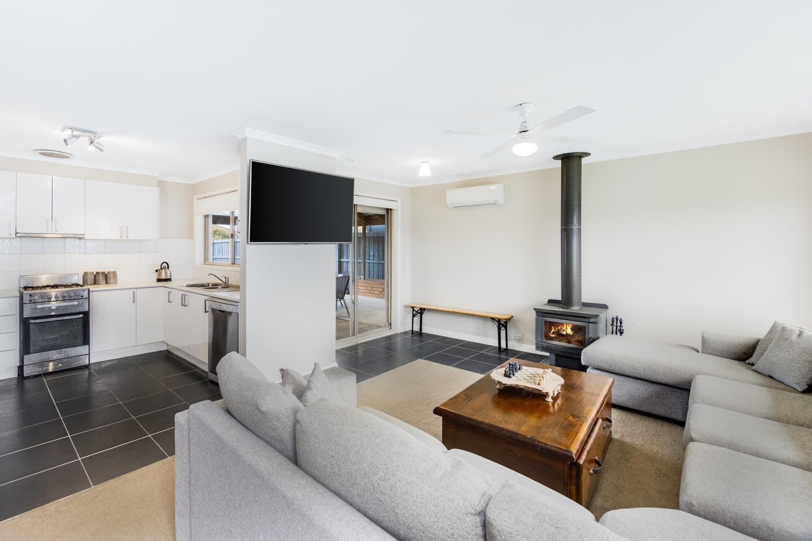 96 Cloverdale  Drive, Corio, VIC 3214, Corio - Thumbnail 5