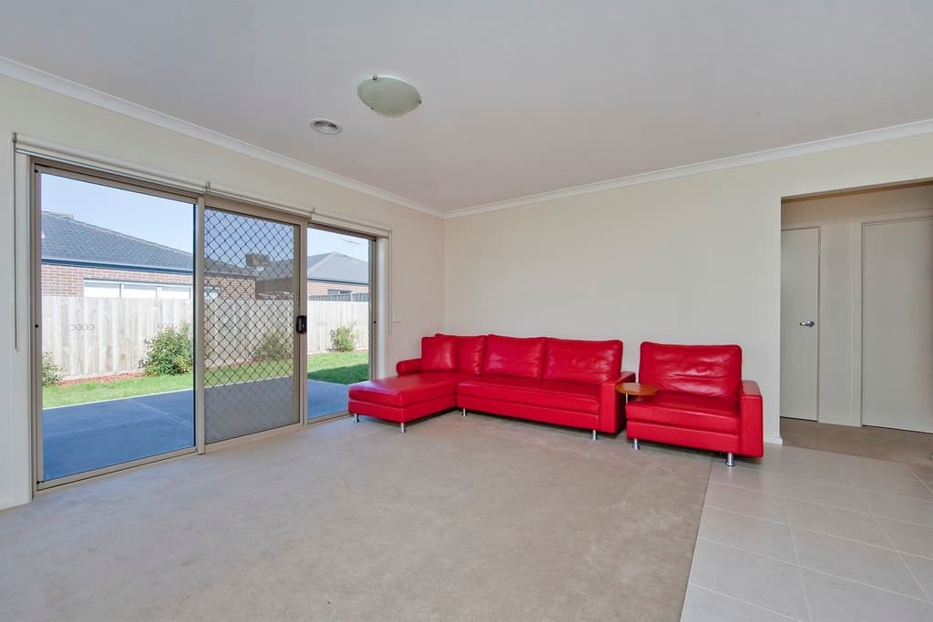 10 Cloudy Crescent, Point Cook, VIC 3030, Point Cook - Thumbnail 7