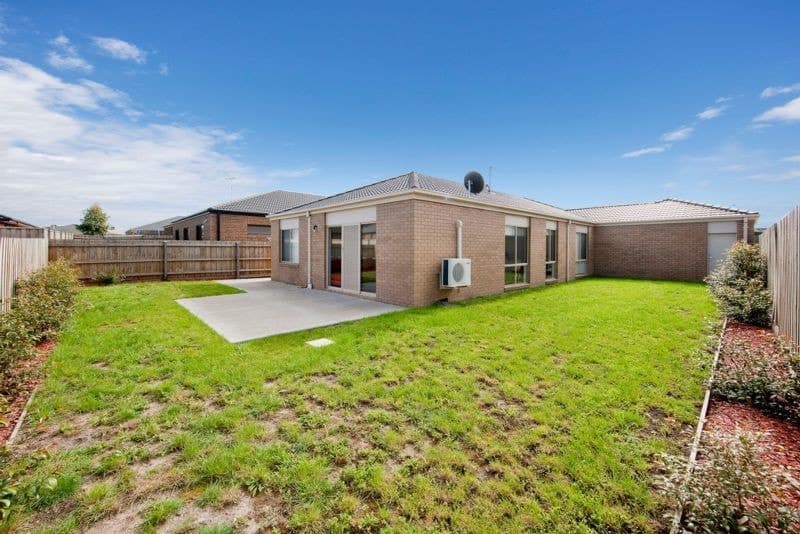 10 Cloudy Crescent, Point Cook, VIC 3030, Point Cook - Thumbnail 8