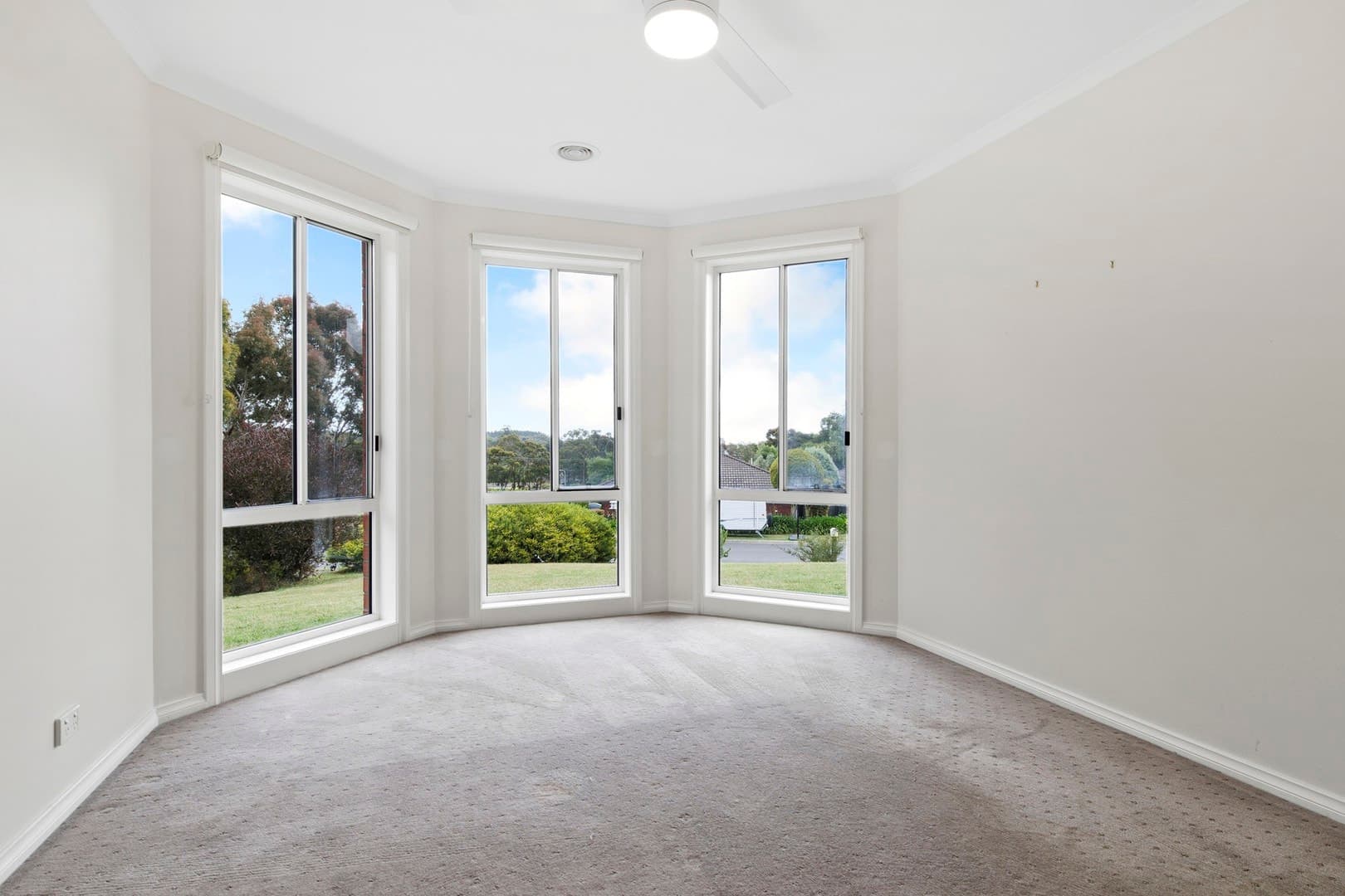 6 Correa Court, Mount Helen, VIC 3350, Mount Helen - Thumbnail 2