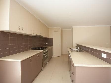 19 Villiers Drive, Point Cook, VIC 3030, Point Cook - Thumbnail 4