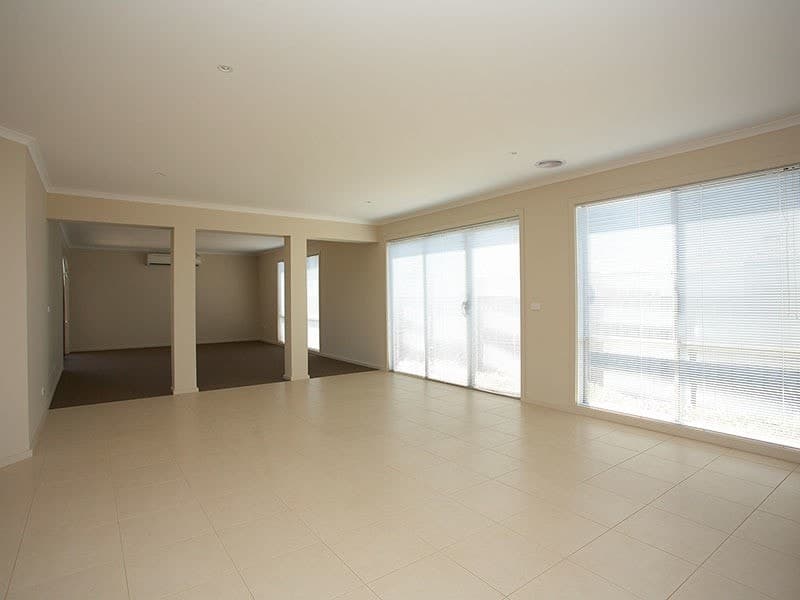19 Villiers Drive, Point Cook, VIC 3030, Point Cook - Thumbnail 6