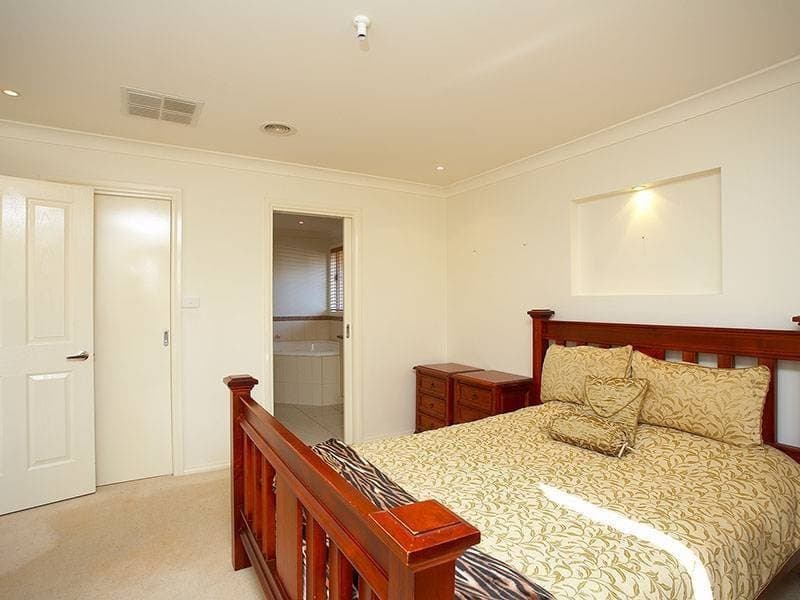 13 Lennon Boulevard, Point Cook, VIC 3030, Point Cook - Thumbnail 6