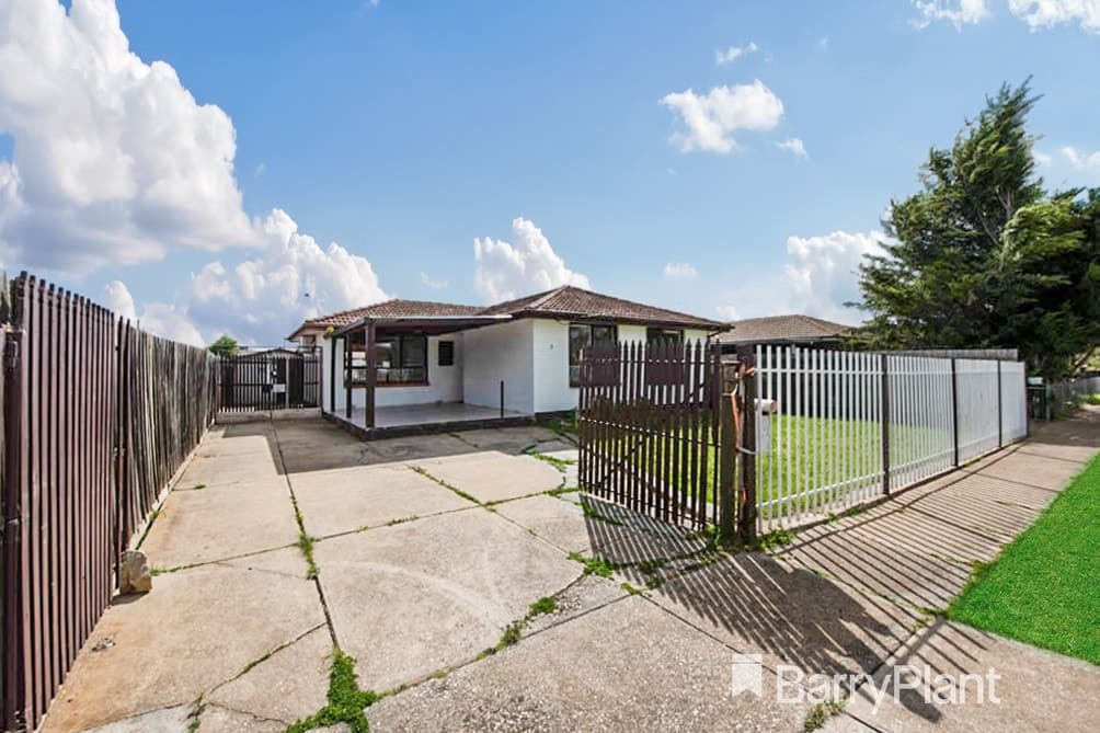5 Curlew Close, Melton, VIC 3337, Melton - Thumbnail 2