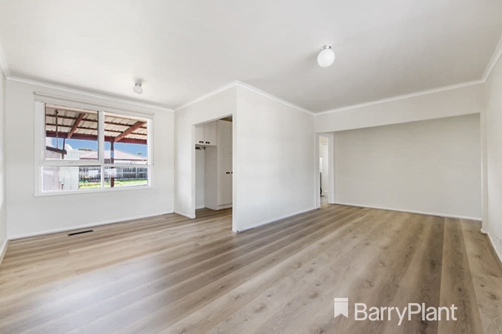 5 Curlew Close, Melton, VIC 3337, Melton - Thumbnail 3