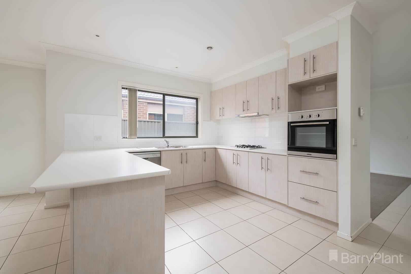 24 Joseph Banks Drive, Pakenham, VIC 3810, Pakenham - Thumbnail 3