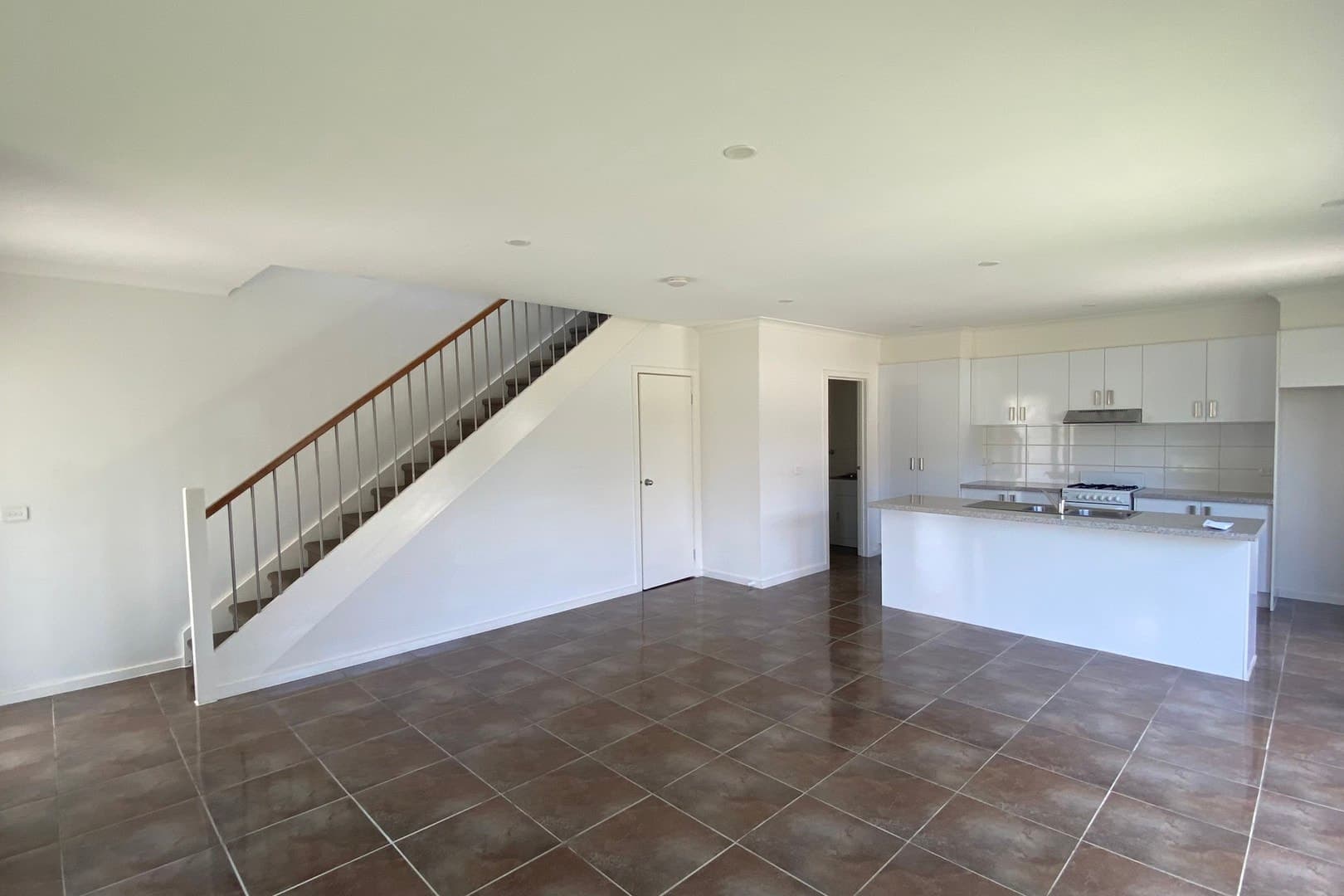 1/5 Luke Street, Reservoir, VIC 3073, Reservoir - Thumbnail 2