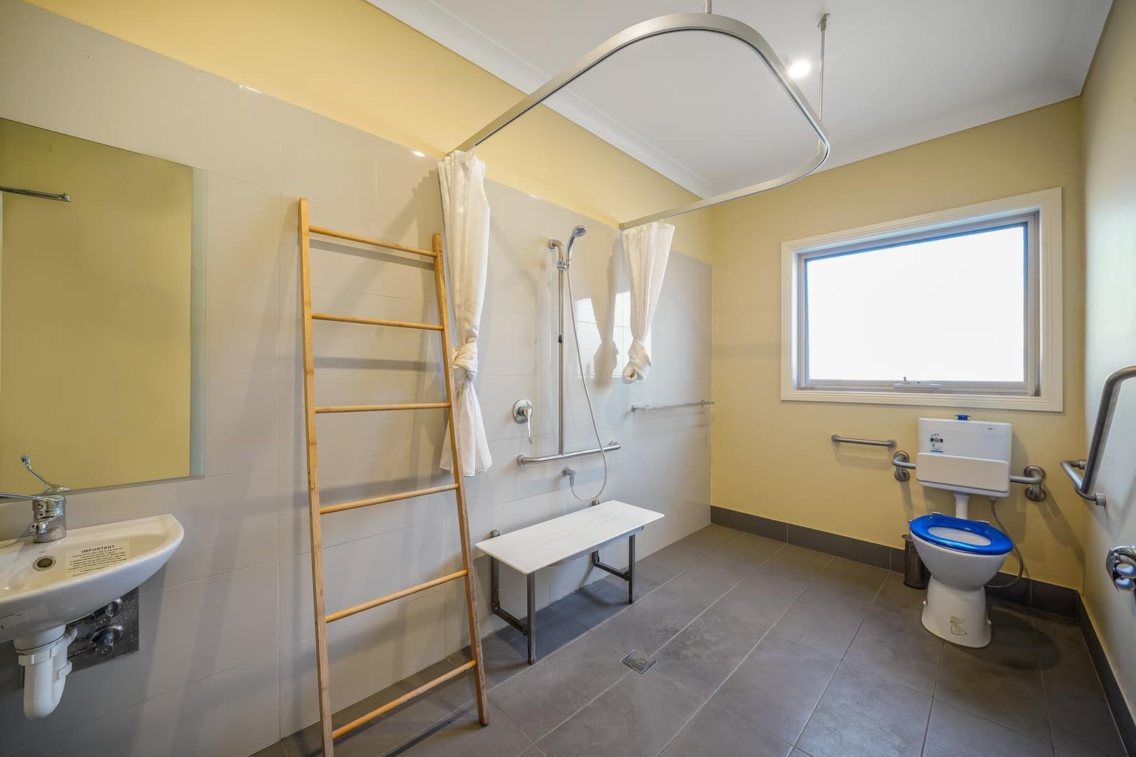 Room 4/45 Fogarty Avenue, Highton, VIC 3216, Highton - Thumbnail 5