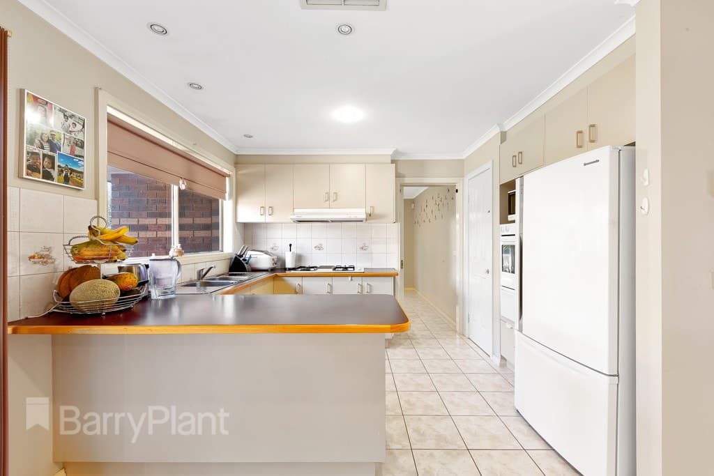 9 Northampton CrescentCaroline Springs, VIC 3023  - Leased, Caroline Springs - Thumbnail 4