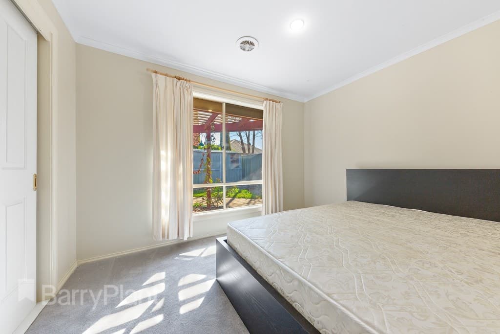 9 Northampton CrescentCaroline Springs, VIC 3023  - Leased, Caroline Springs - Thumbnail 8