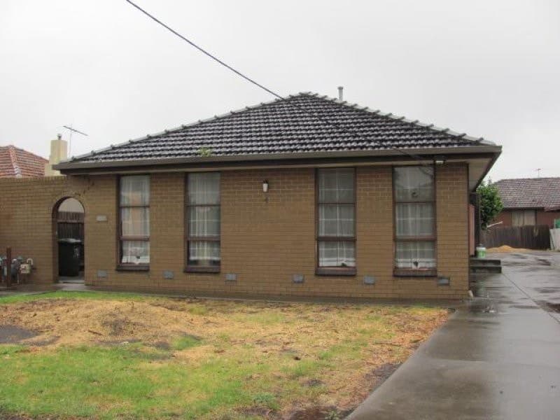 2/4 Walter Street, St Albans, VIC 3021, St Albans - Image 1