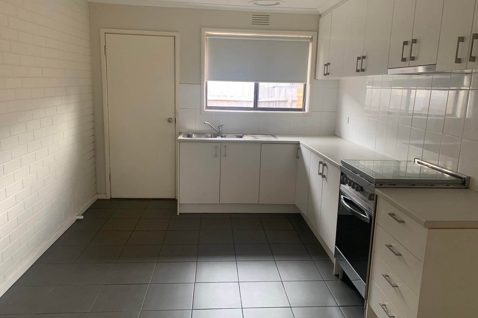 2/4 Walter Street, St Albans, VIC 3021, St Albans - Thumbnail 4