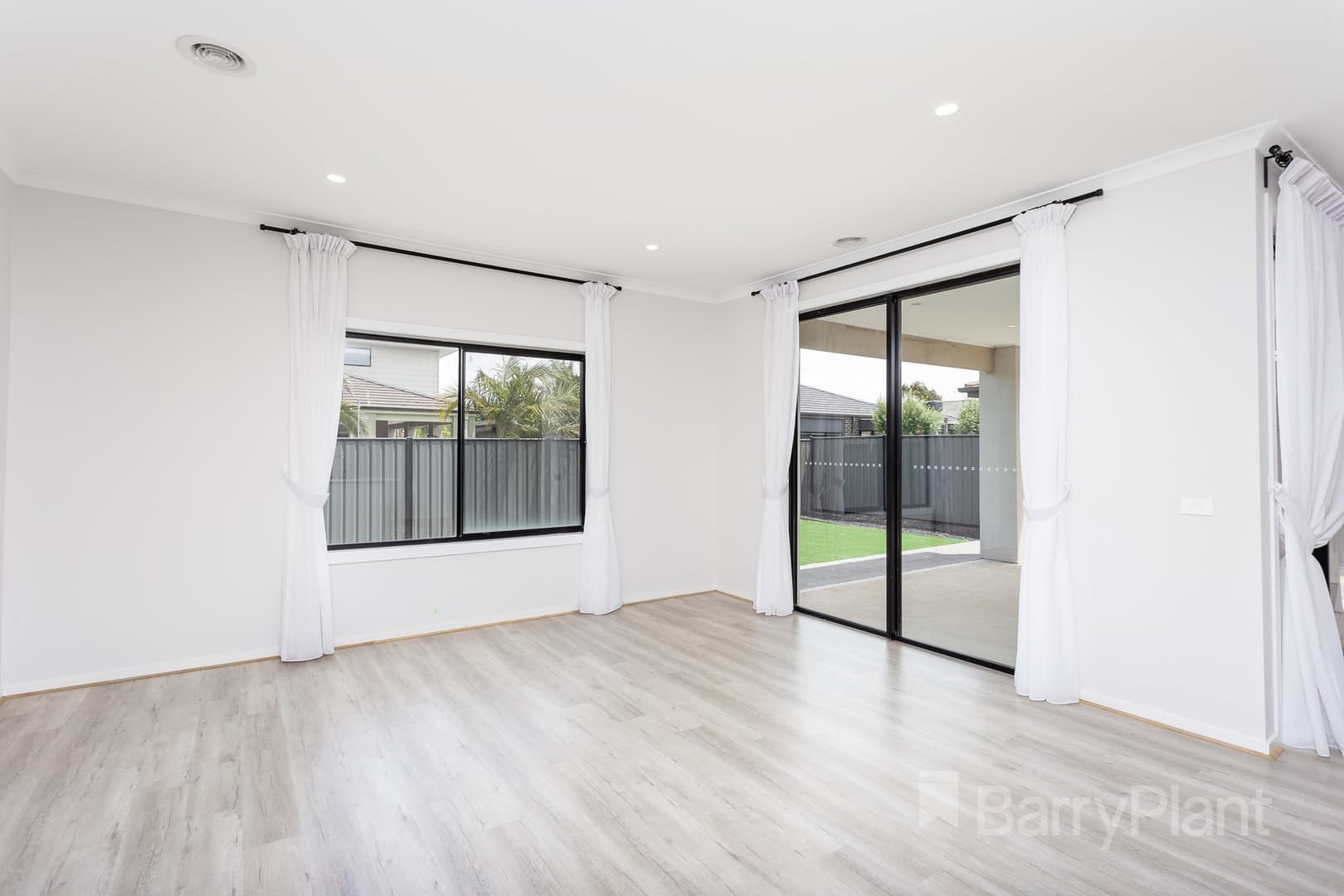 13 Derham Street, Point Cook, VIC 3030, Point Cook - Thumbnail 5