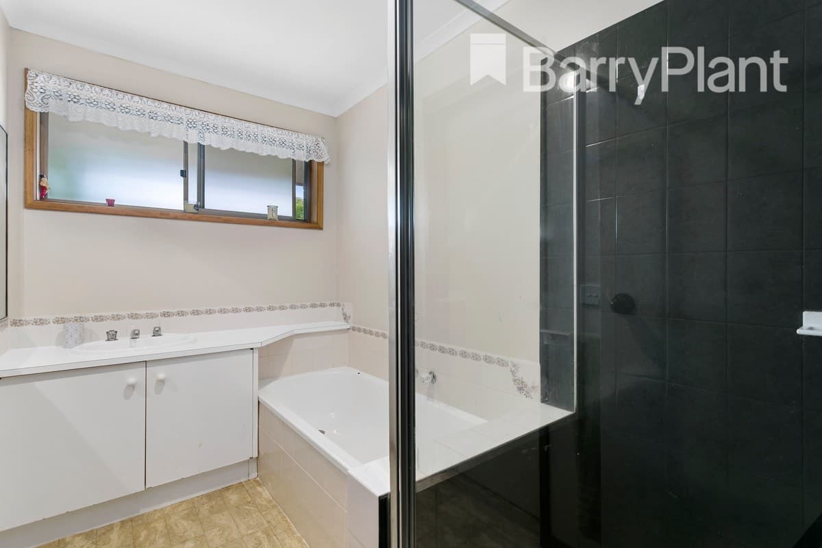 11 Dunsmuir Drive, Rosebud, VIC 3939, Rosebud - Thumbnail 5