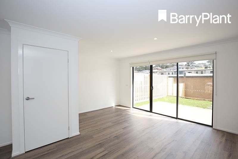 32 Sherwood Road, Chirnside Park, VIC 3116, Chirnside Park - Thumbnail 3
