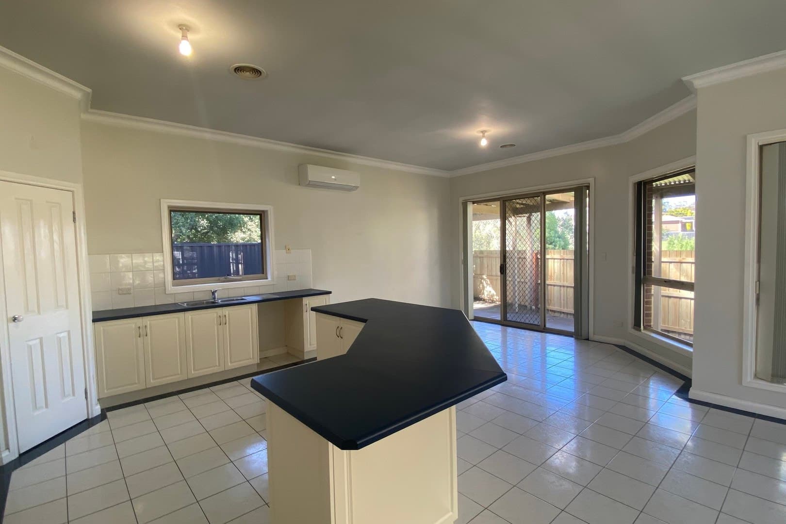 2/65 Cabernet Crescent, Bundoora, VIC 3083, Bundoora - Thumbnail 3