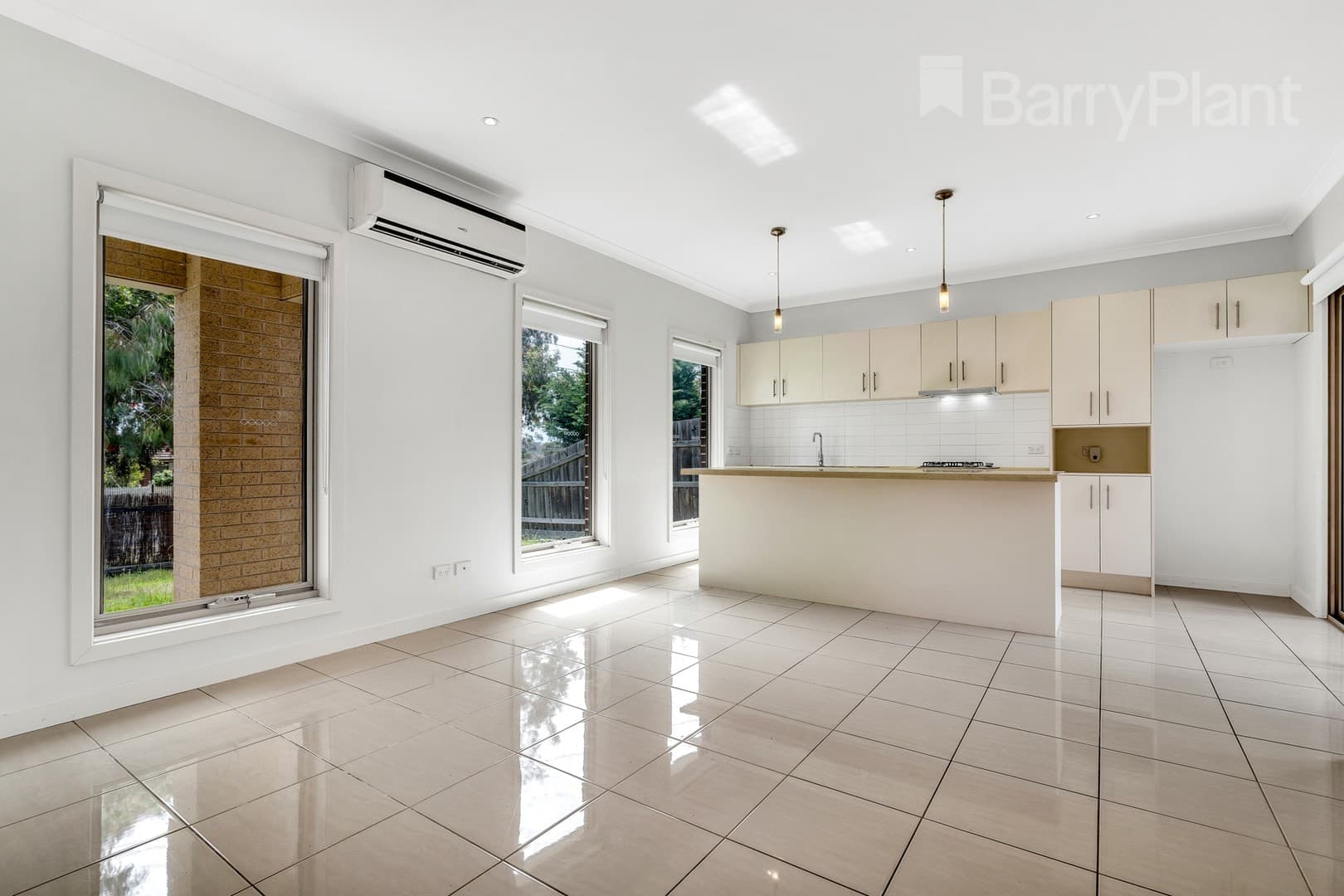 1/135 Broadway, Reservoir, VIC 3073, Reservoir - Thumbnail 2