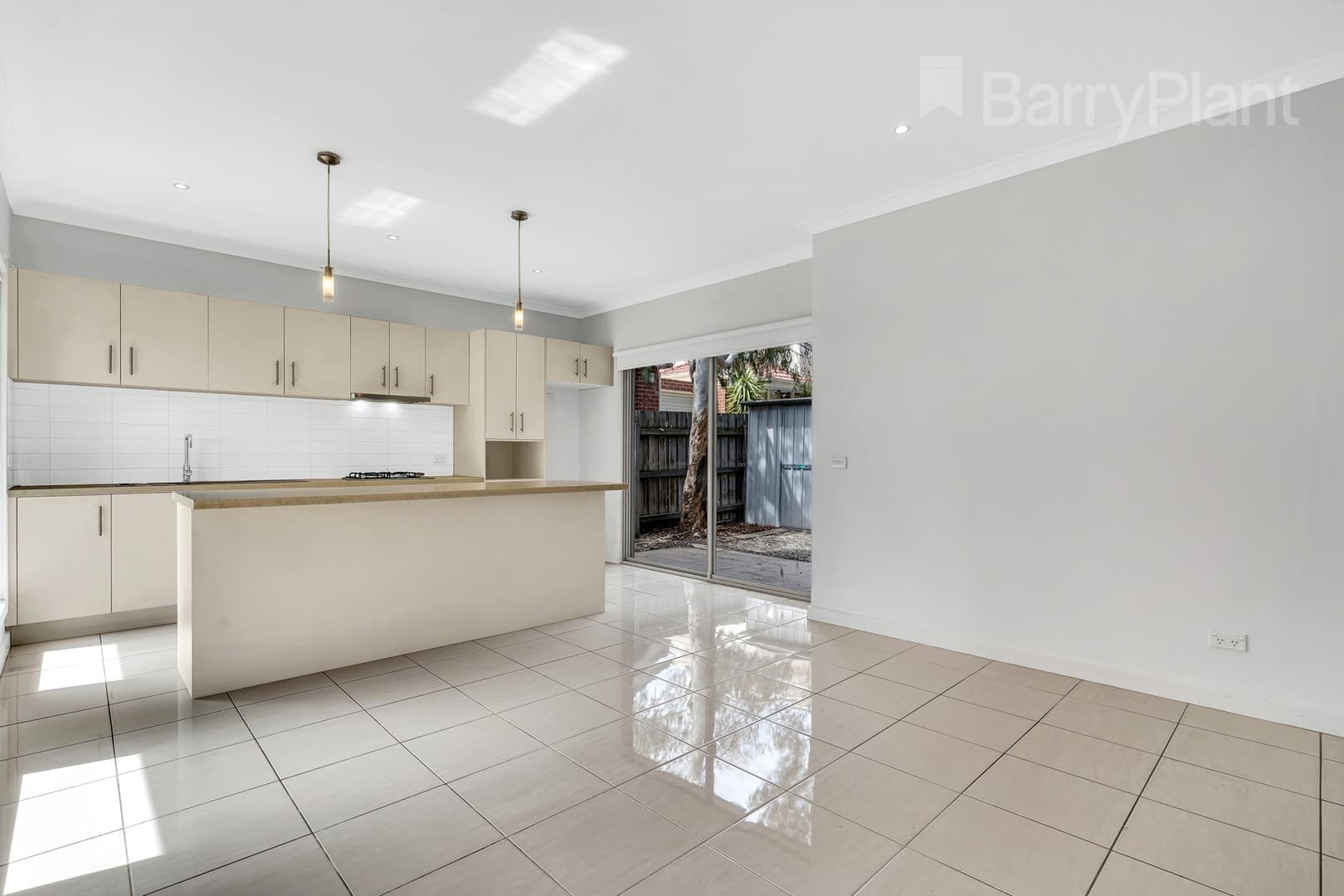 1/135 Broadway, Reservoir, VIC 3073, Reservoir - Thumbnail 3