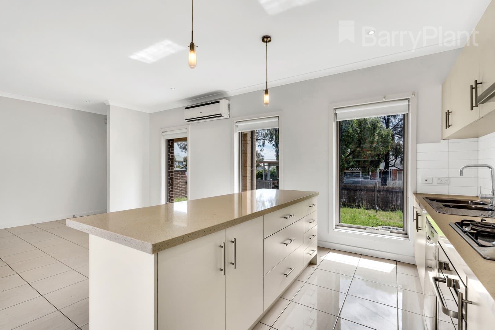 1/135 Broadway, Reservoir, VIC 3073, Reservoir - Thumbnail 4