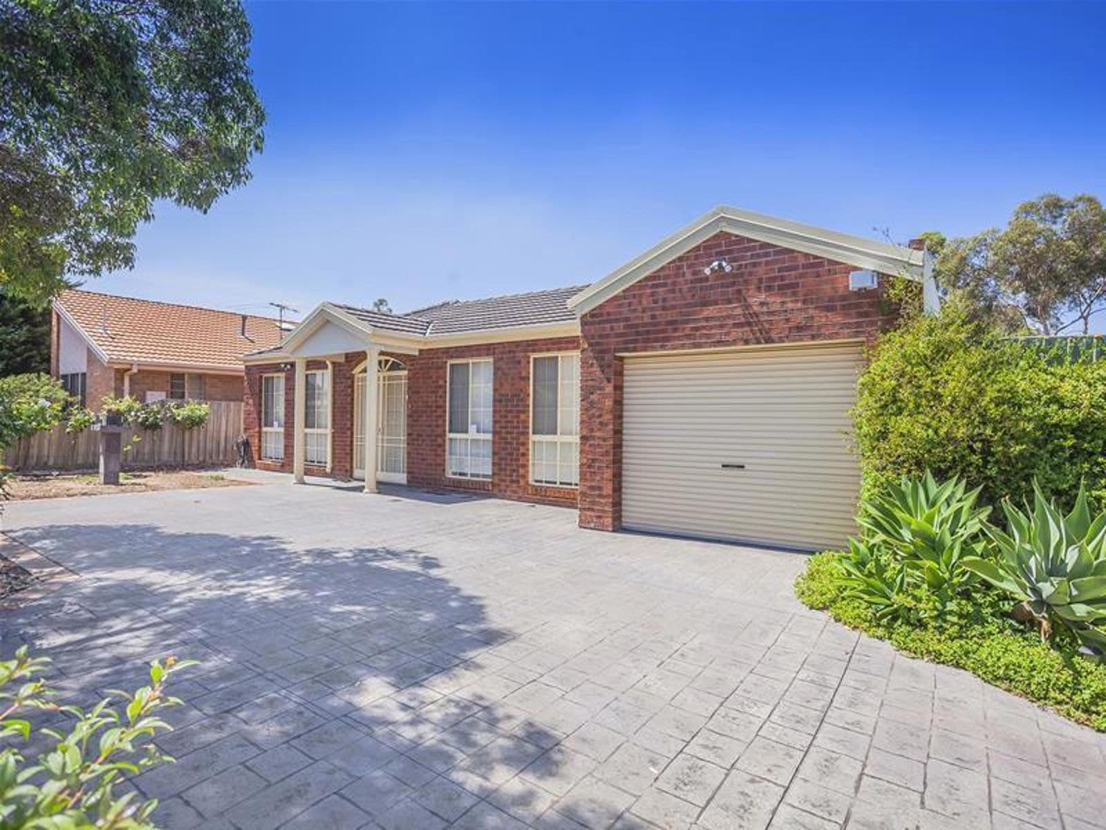 12 Dendy Court, Roxburgh Park VIC 3064, Roxburgh Park - Image 1