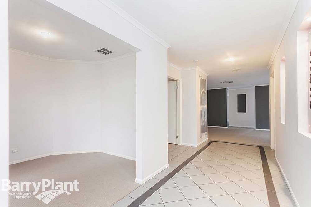 18 West Cornhill Way, Point Cook, VIC 3030, Point Cook - Thumbnail 3