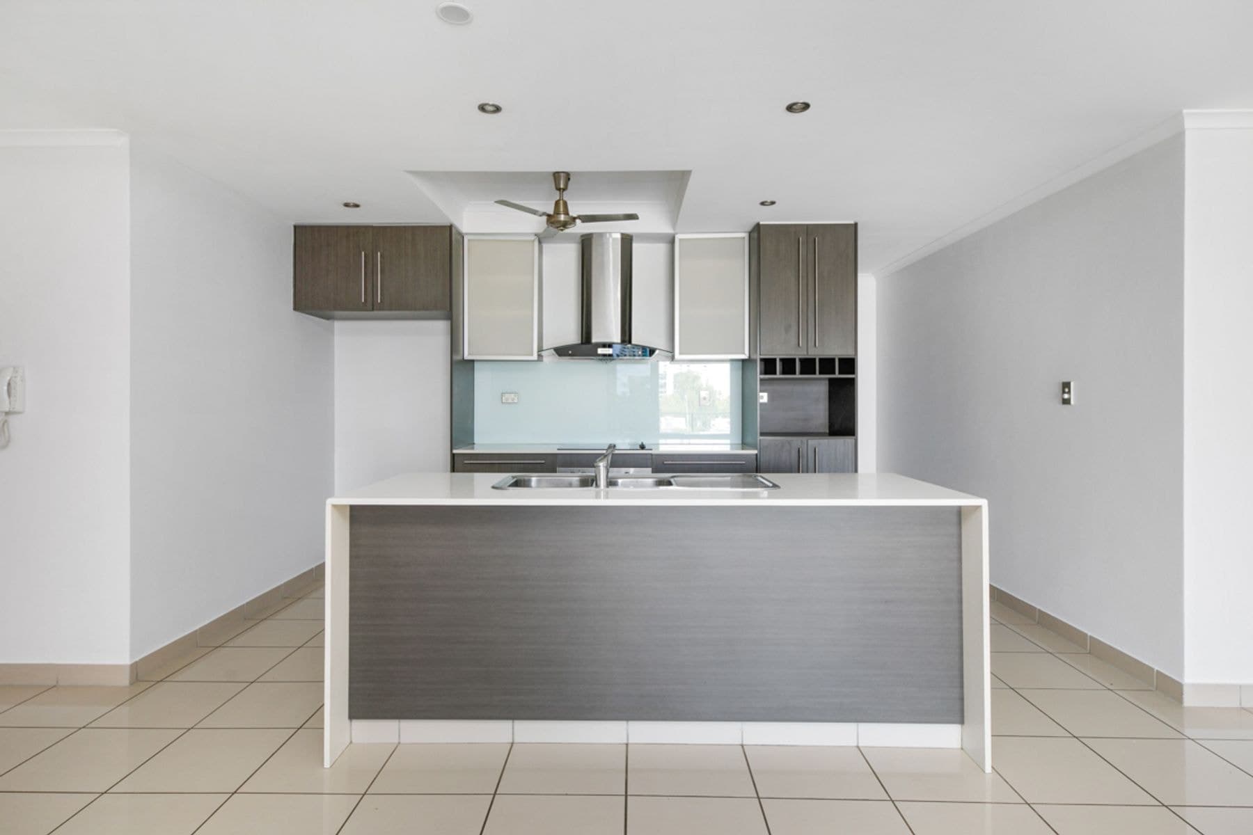 3/107 Woods Street, Darwin City NT 0800, Darwin City - Thumbnail 3