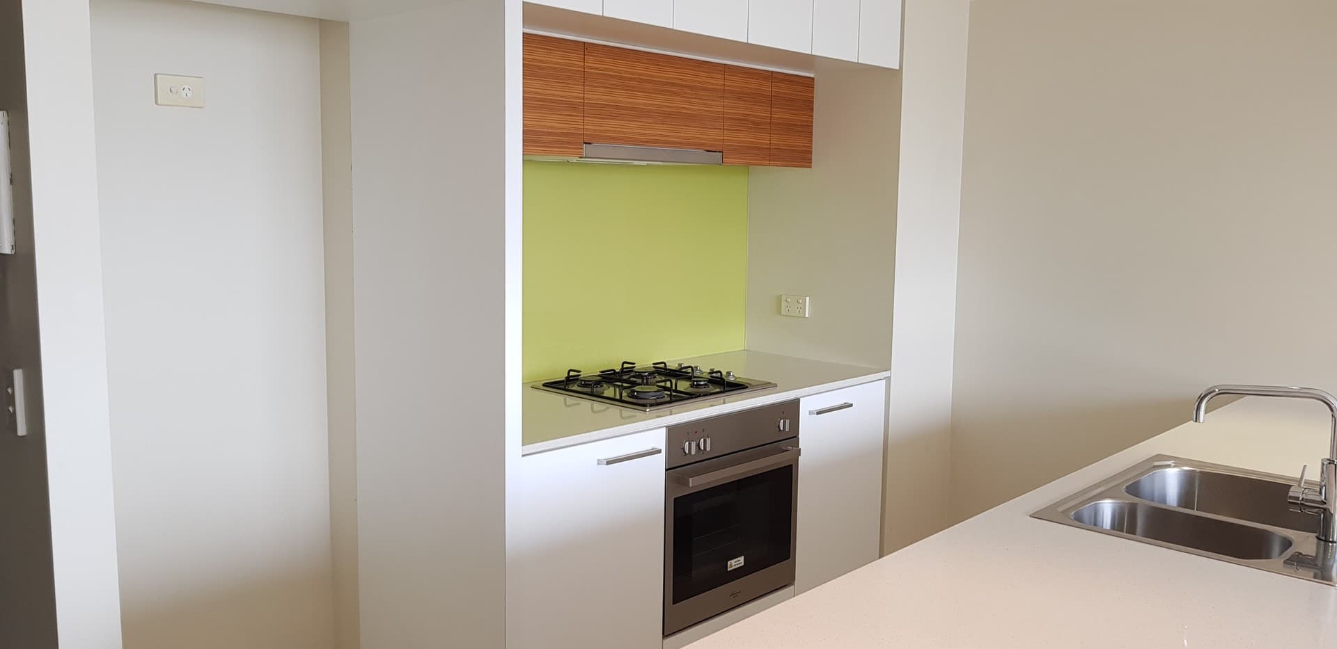 610/100 Harbour Esplanade, Docklands, VIC 3008, Docklands - Thumbnail 2