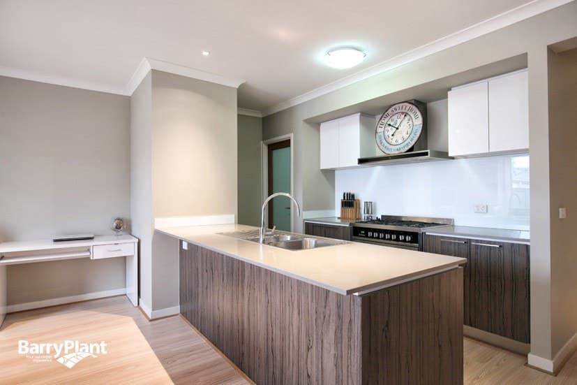 10 Millicent Drive, Craigieburn, VIC 3064, Craigieburn - Thumbnail 3
