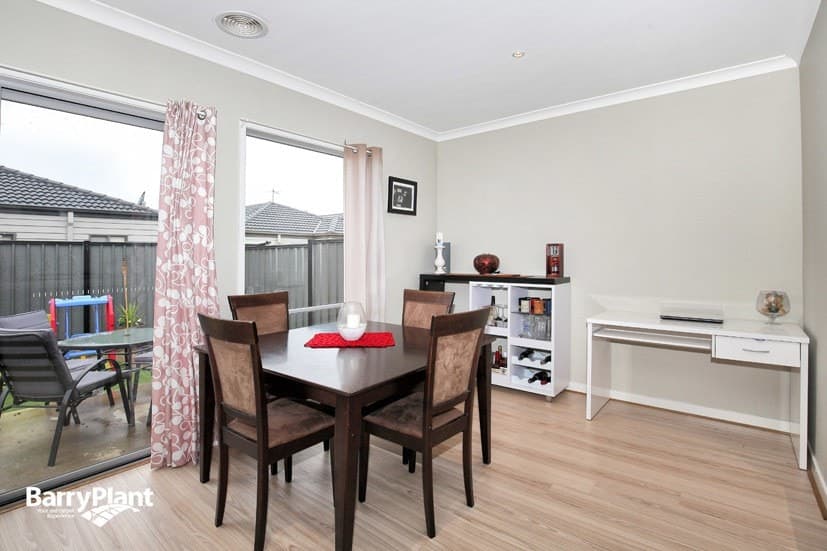 10 Millicent Drive, Craigieburn, VIC 3064, Craigieburn - Thumbnail 5