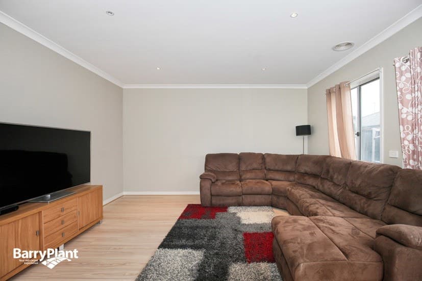 10 Millicent Drive, Craigieburn, VIC 3064, Craigieburn - Thumbnail 6