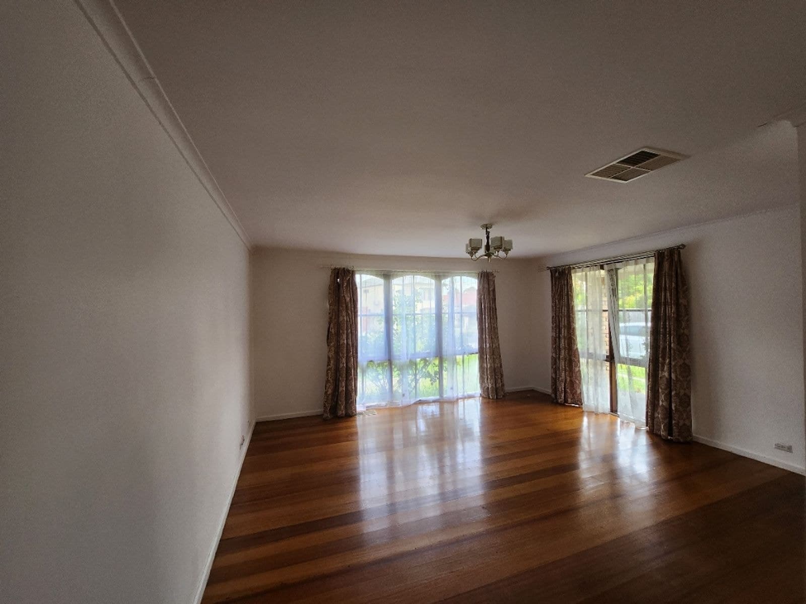 37 Pascall Street, Mount Waverley VIC 3149, Mount Waverley - Thumbnail 2