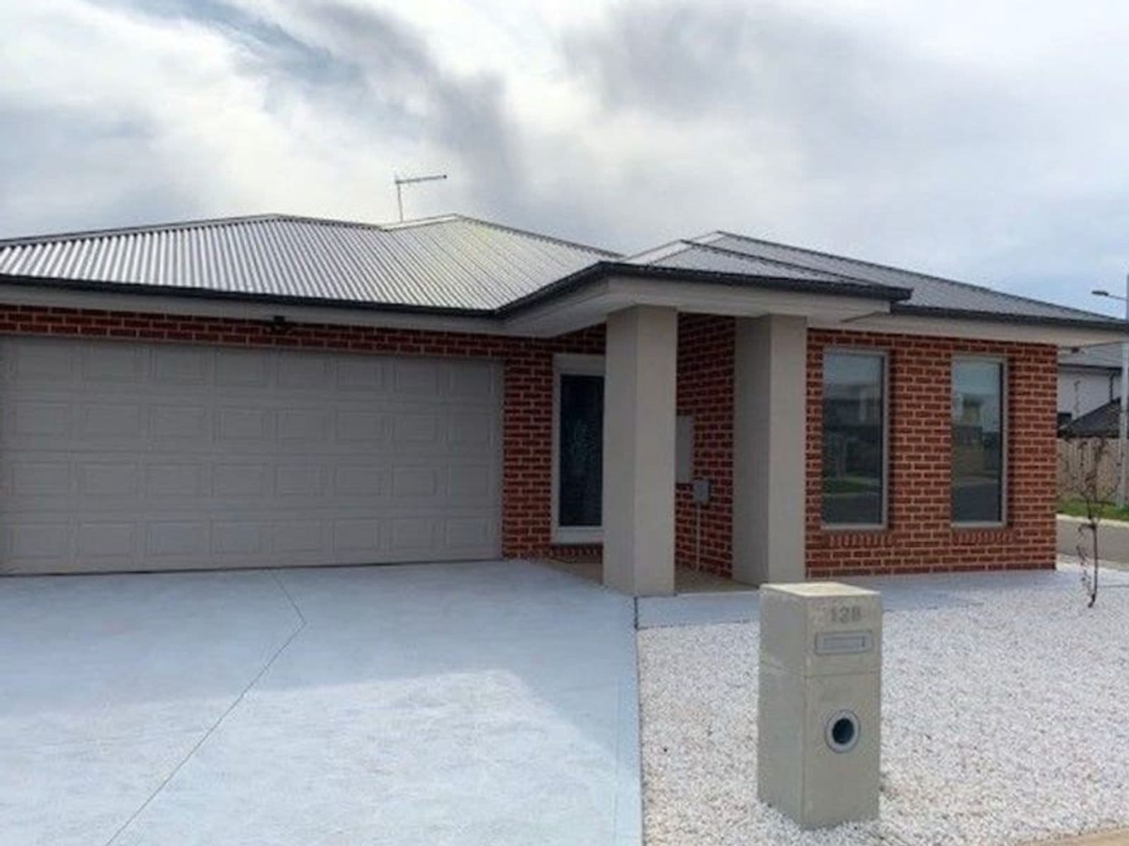 128 Stonehill Drive, Bacchus Marsh VIC 3340, Bacchus Marsh - Image 1