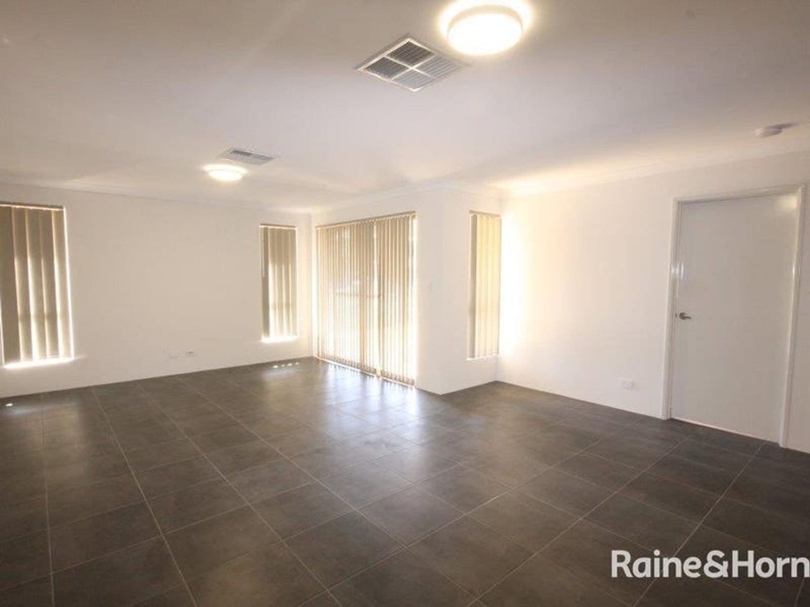 16 Kyogle Place, Armadale WA 6112, Armadale - Thumbnail 2