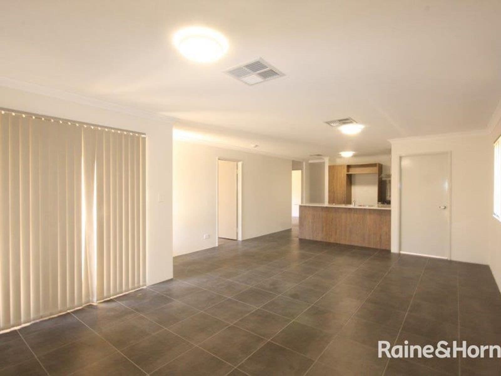 16 Kyogle Place, Armadale WA 6112, Armadale - Thumbnail 5