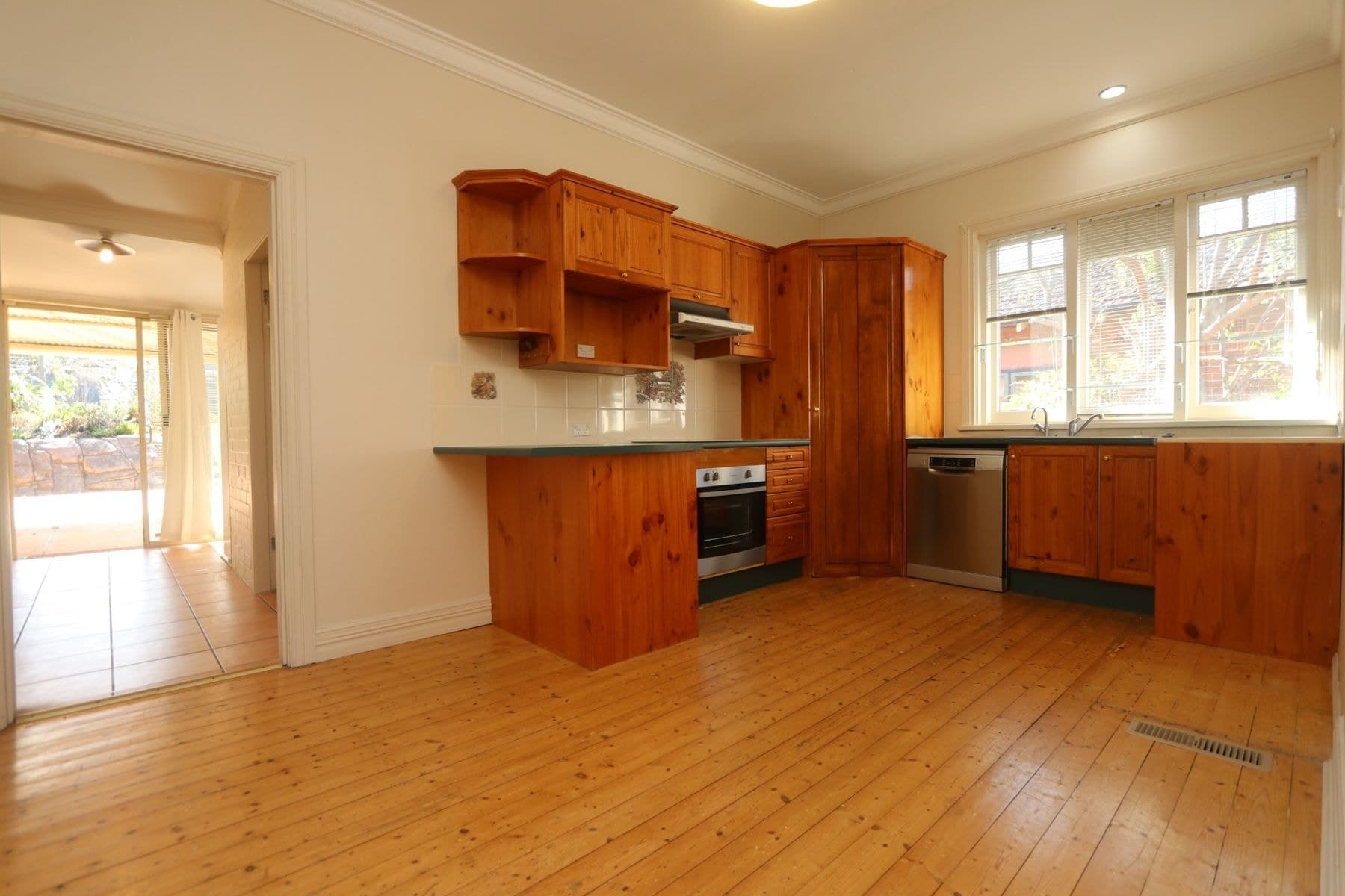 14 Eldon Street, Goulburn NSW 2580, Goulburn - Thumbnail 3