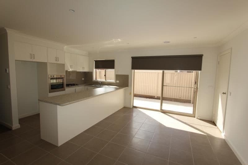 3/7 Symons Street, Wendouree, VIC 3355, Wendouree - Thumbnail 3