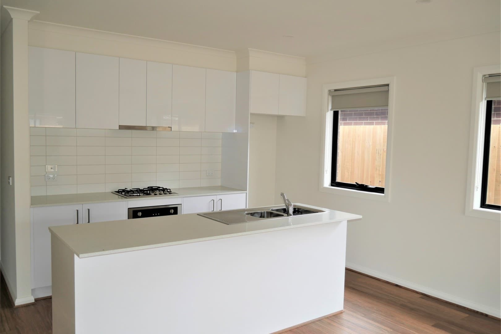7/6 McKay Place, Melton South, VIC 3338, Melton South - Thumbnail 3