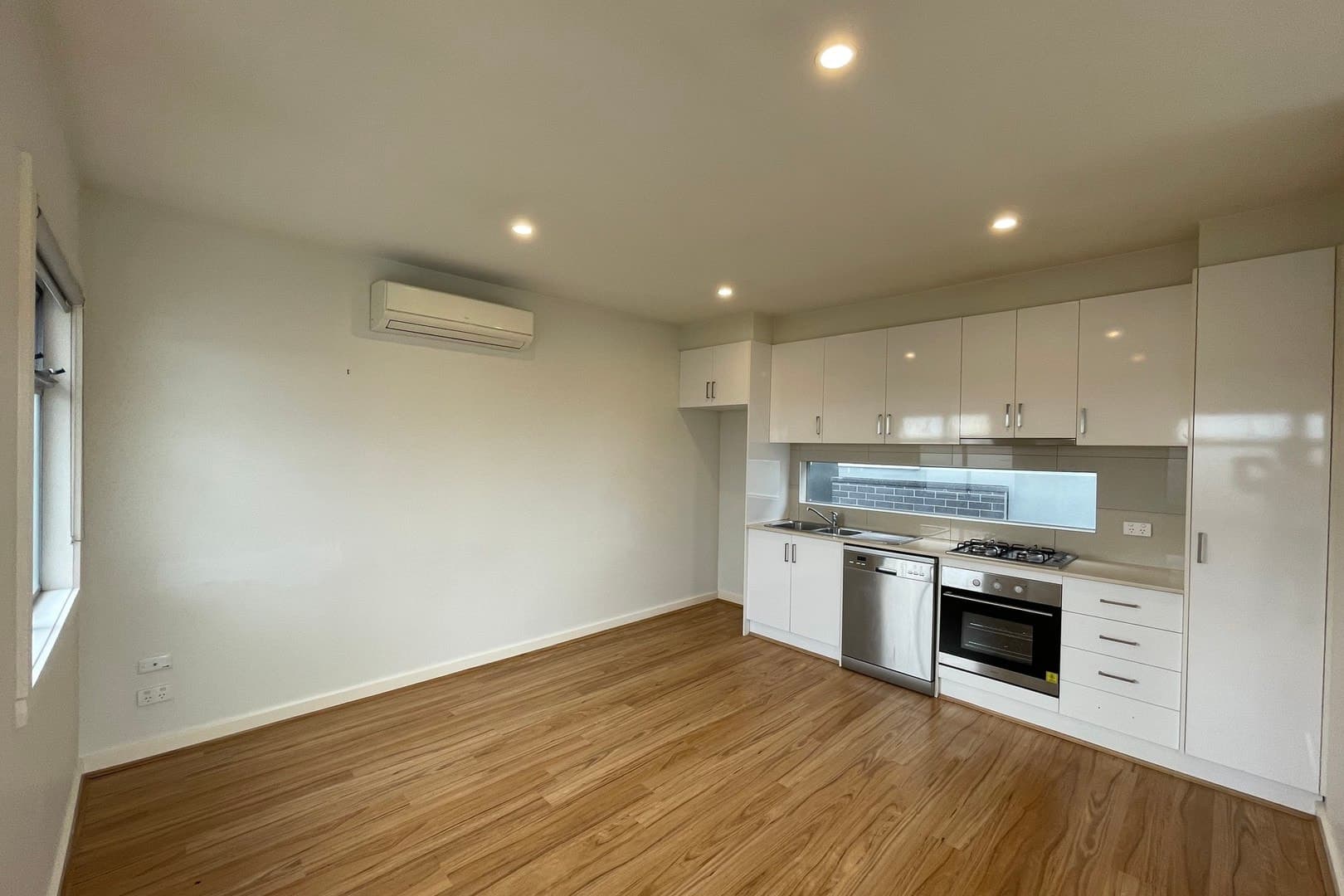 5/3 Barry Street, Reservoir, VIC 3073, Reservoir - Thumbnail 2