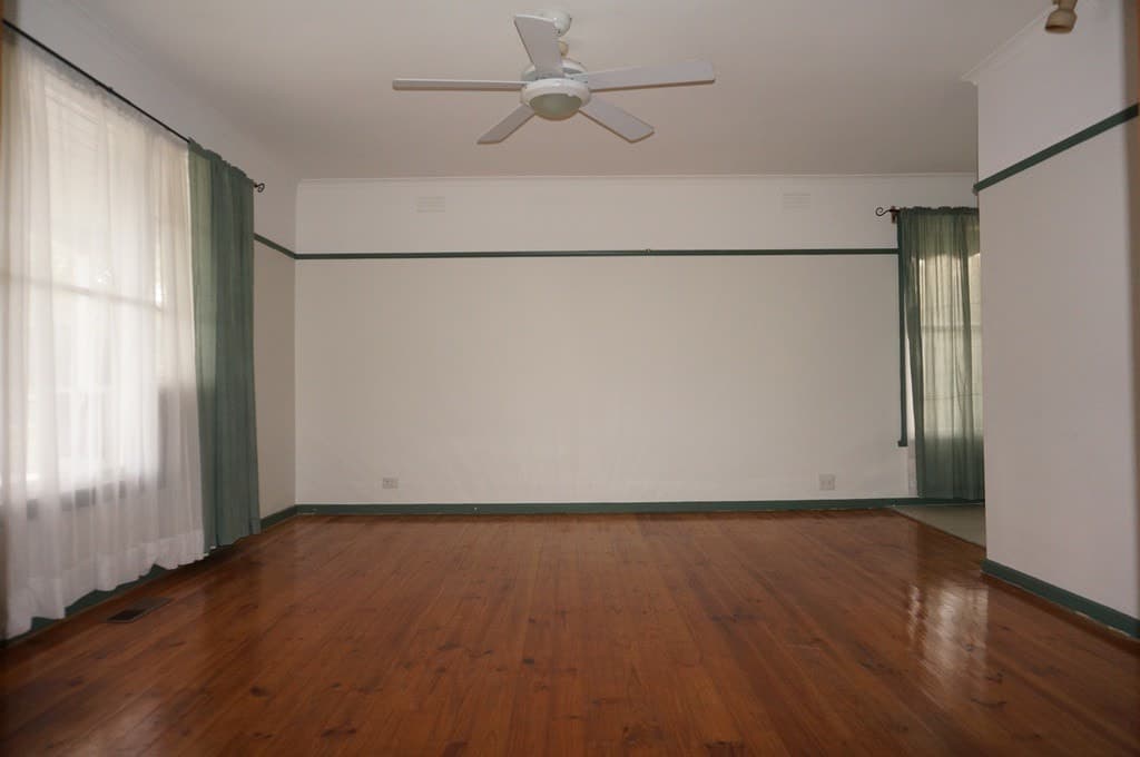 2 Drysdale Street, Sunbury, VIC 3429, Sunbury - Thumbnail 4