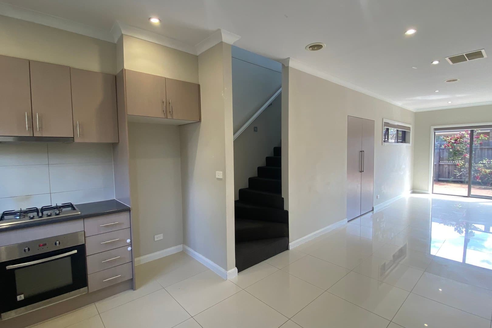 3/121 Cheddar Road, Reservoir, VIC 3073, Reservoir - Thumbnail 2